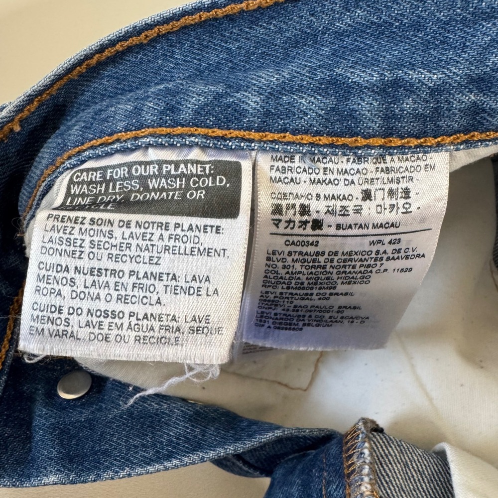 Levis Premium 501 Original Distressed Denim Shorts Medium Wash Blue W28 - Picture 6 of 7